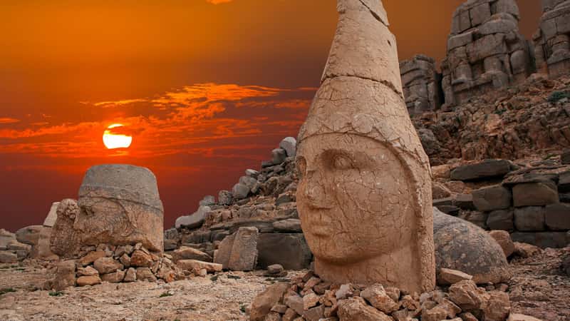 Nemrut Dağı Eteklerinde Koskoca Bir Tarihi Gizliyor